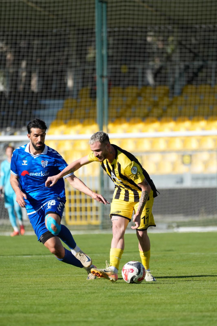 Adana 01 FK evinde Erbaaspor'u 3 golle geçti 2