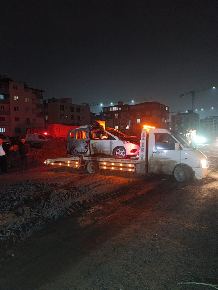 Hatay'da şantiye sahasında korku dolu anlar Doğalgaz alev aldı, araç küle döndü 3