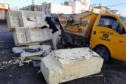 Mersin Akdeniz'de detaylı temizlik harekatı: Dar sokaklara 'Çöp Taksi' çözümü