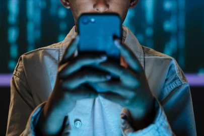 15 yaş altına sosyal medya yasağı yolda: 'Ödüllü oyunlar' ve bahise erişim engeli gündemde