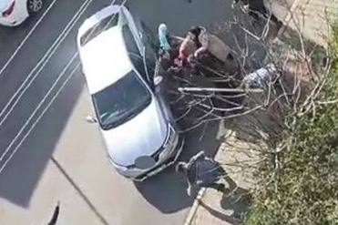  “Adam Olsaydın” sözü kanlı bitti: Boşandığı eşini sokak ortasında 15 yerinden bıçakladı