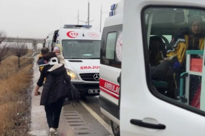 Adıyaman’da minibüs ile otomobil çarpıştı: 5 kişi yaralandı