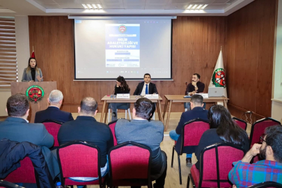 Gelir adaletsizliği Adana Barosu’nda masaya yatırıldı