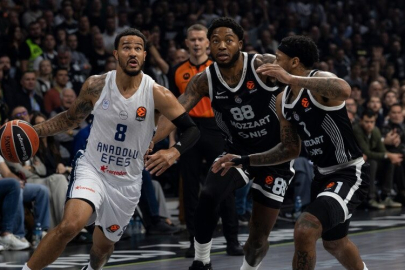 Anadolu Efes'te tarihi kabus: Pablo Laso dönemi derbi mağlubiyetiyle başladı