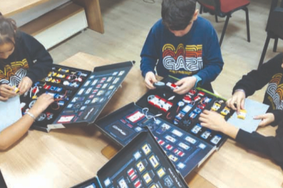 Gazi Ortaokulu öğrencilerini geleceğe hazırlıyor