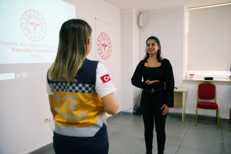 Adana'da 112 ekiplerine işaret dili eğitimi Konuştur Parmakları projesi hayat kurtarıyor 3