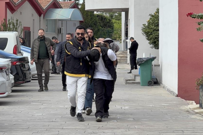 Adana’da kıskançlık cinayeti: 19 yaşındaki genç sokak ortasında bıçaklandı