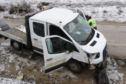 Kastamonu’da kar yağışı faciası: Kamyonet şarampole devrildi, 7 işçi yaralandı