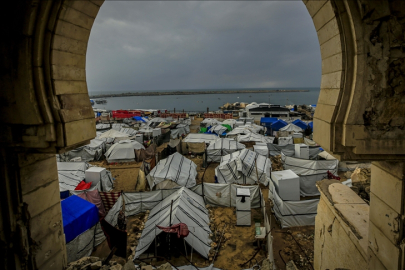 Kış şartları Gazze’de hayatı durdurdu: Çadırlar su altında, çözüm arayışı sürüyor