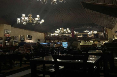 MENENGİÇ KAHVESİNİN KALBİ TARİHİ TAHMİS KAHVESİ’NDE ATIYOR