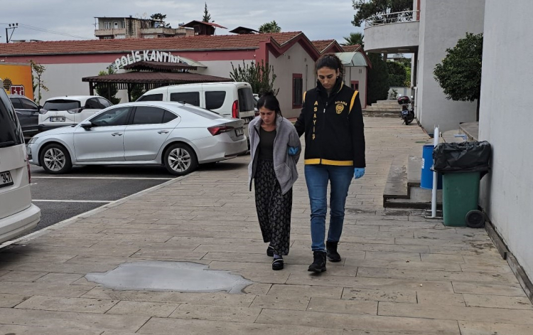 Adana'da yüzlerini gizleyerek evlere dadanan hırsızlar 670 bin TL'lik altın çaldı, biri yakalanıp tutuklandı 2