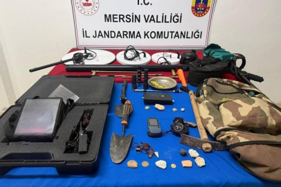 Mersin’de kaçak kazıya jandarma baskını: 3 şüpheli suçüstü yakalandı