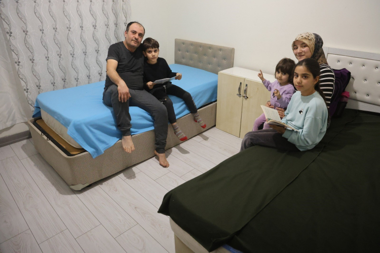 TBMM'deki şantiye şefi polemiği Hatay'da yankılandı Depremzedelerden Bakan Kurum'a destek 2