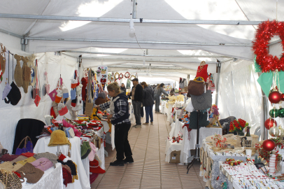Adana’da yeni yıl coşkusu Büyükşehir Belediyesi’nin Kadın Emeği Pazarı’nda
