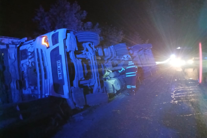 Hatay'da Hassa’da devrilen tırın sürücüsü yaralandı