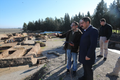 Hatay Valisi Mustafa Masatlı, Aççana Höyük'ü ziyaret etti