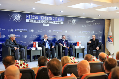 Mersin'de ekonomi zirvesi: Uzmanlardan 2026 yılı ve tarım uyarısı