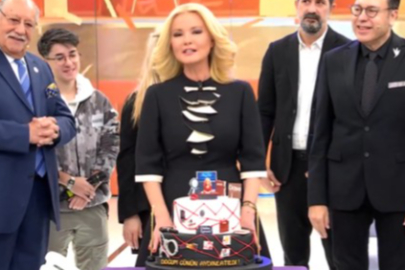 MÜGE ANLI 52 YAŞINA GİRDİ