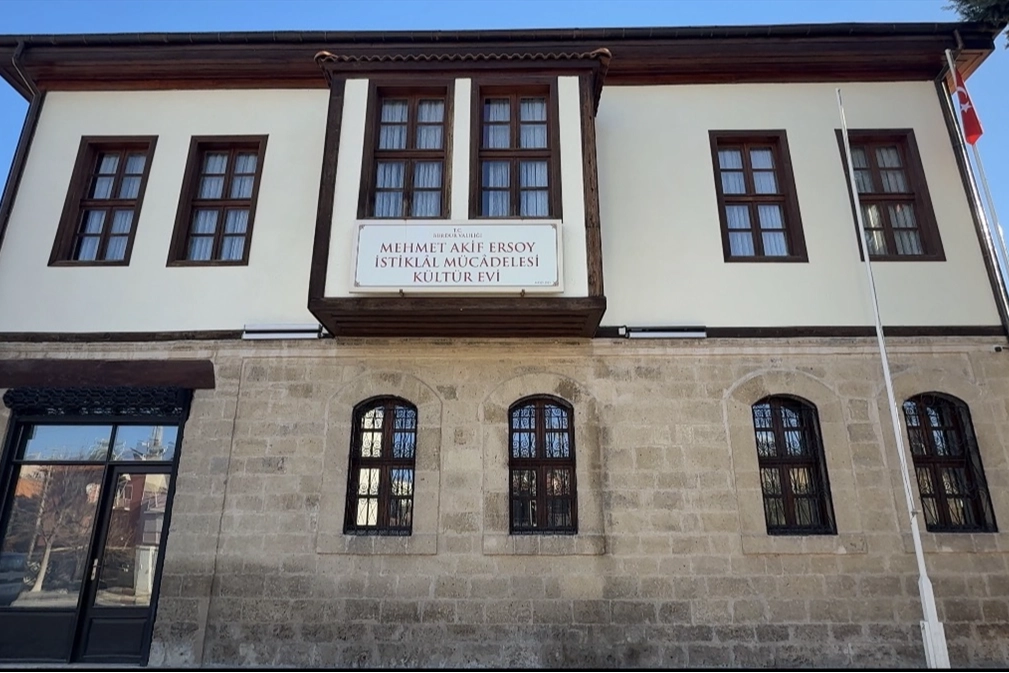 TARİHİ KONAK MEHMET AKİF ERSOY’UN YAŞAMINA IŞIK TUTUYOR