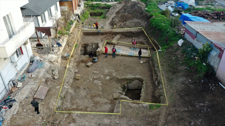 Hatay'da deprem enkazının altından tarih çıktı Grekçe yazıtlı taban mozaiği bulundu 3