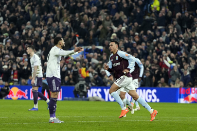 Aston Villa, Manchester United'ı 2-1 mağlup etti