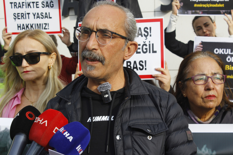 Miraç’ın ailesi Adana Adliyesi önünde adalet istedi