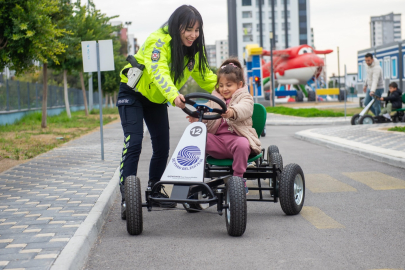 Seyhan’ın minikleri trafik kurallarını eğlenerek öğreniyor