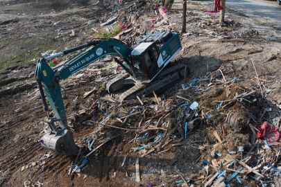 Adana’da Seyhan Baraj Gölü’ndeki kaçak yapıların yıkımı tamamlandı