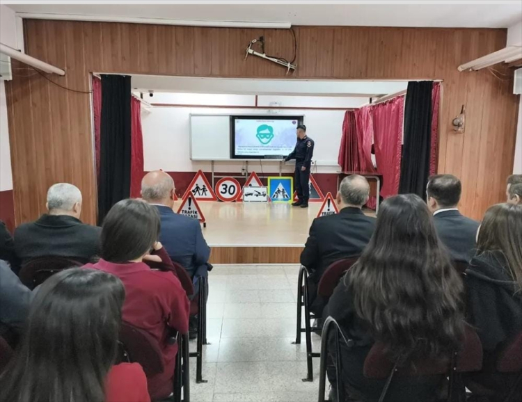 Adana Saimbeyli’de öğrencilere trafik güvenliği eğitimi verildi 2