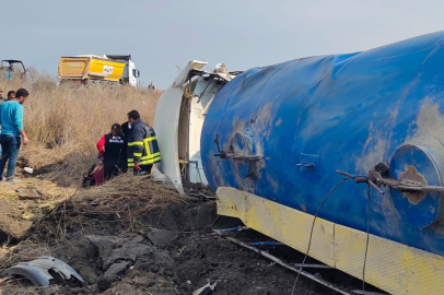 Adana Ceyhan’da tanker devrildi: 2 yaralı