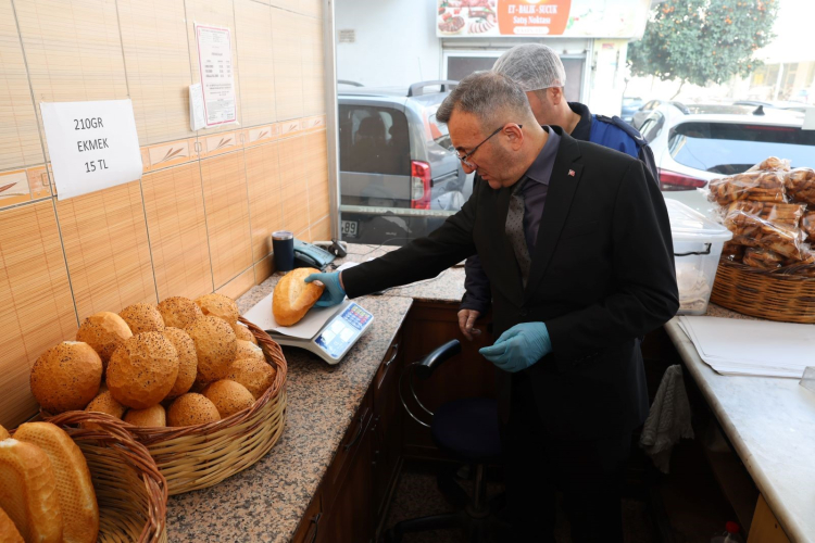 Mersin Akdeniz’de fırınlara hijyen ve gramaj denetimi 2