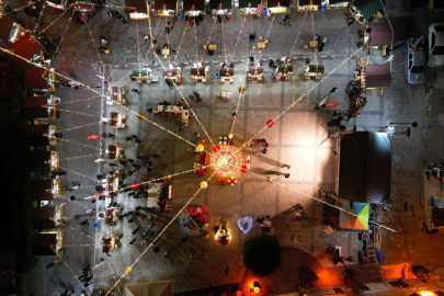 Tarsus'ta kadın üreticiler için yılbaşı pazarı açıldı