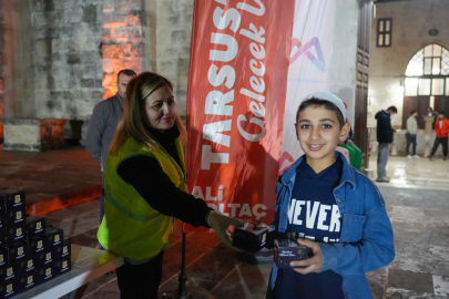 Tarsus’ta Regaip Kandili’nde camilerde kandil simidi ikramı