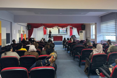 Adana’da velilere çocukları bağımlılıktan koruma ve sağlıklı aile iletişimi eğitimi