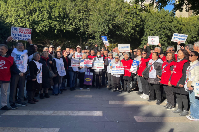 Adana’da emekliler zam öncesi sessiz yürüyüş düzenledi