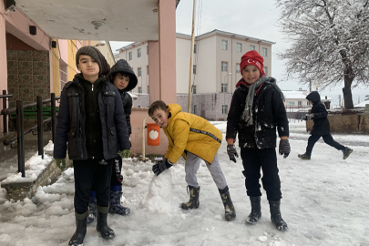 ADANA’DA EĞİTİME KAR ENGELİ: 3 İLÇEDE EĞİTİME ARA VERİLDİ