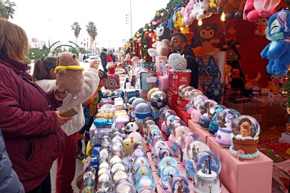 Adana’da yılbaşı coşkusu stantlarda yaşanıyor