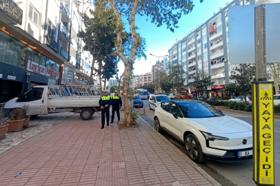 Adana'da yılbaşı öncesi kaldırım işgallerine Zabıta denetimi