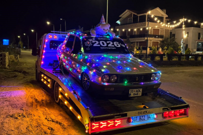 Mersin'de 'Işıklı Toros' şovu: Çekici üstünde gezdirdiler