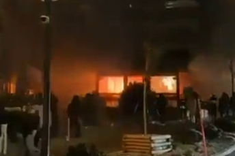 İsviçre'de yılbaşı gecesi facia: Ünlü kayak merkezinde patlama