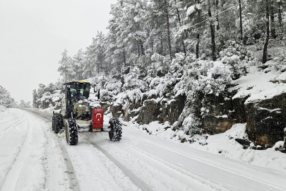 Kar yıl değiştirdi, mücadele sürüyor: Adana’da orman ekipleri sahada