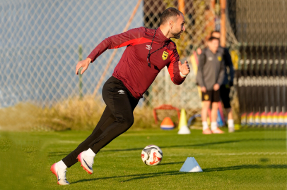 Mahir tempoyu belirliyor, Adana 01 FK zirveyi zorluyor