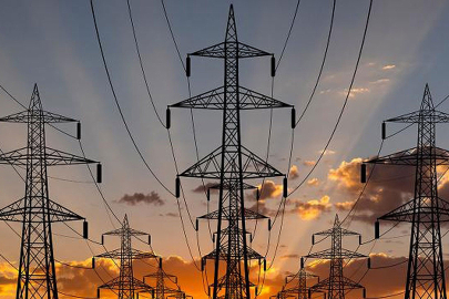 Elektrik kesintileri, depremzedeleri etkiliyor