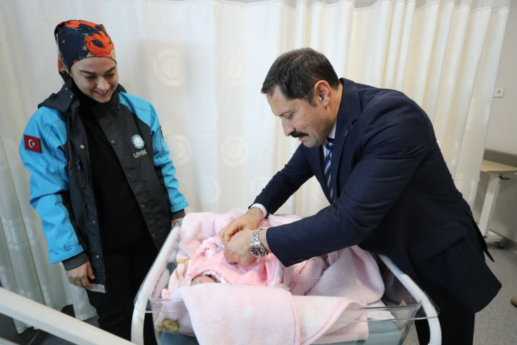 Hatay’da 2026’nın ilk bebeği ‘Sultan Nare’ oldu 2