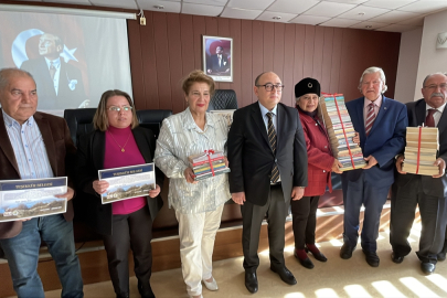 Mersin Erdemli’de 3 Ocak temalı şiir yarışmasının kazananları ödüllendirildi