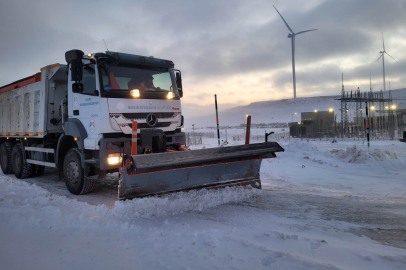 Mersin'in yüksek kesimlerinde karla mücadele sürüyor
