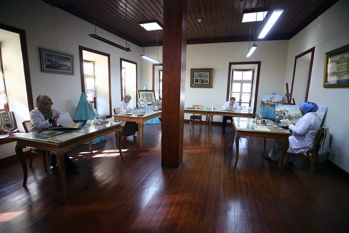 Adana Olgunlaşma Enstitüsü, Tarihi ve Kültürel Değerleri Rölyef Sanatıyla Ahşap Tablolara İşliyor