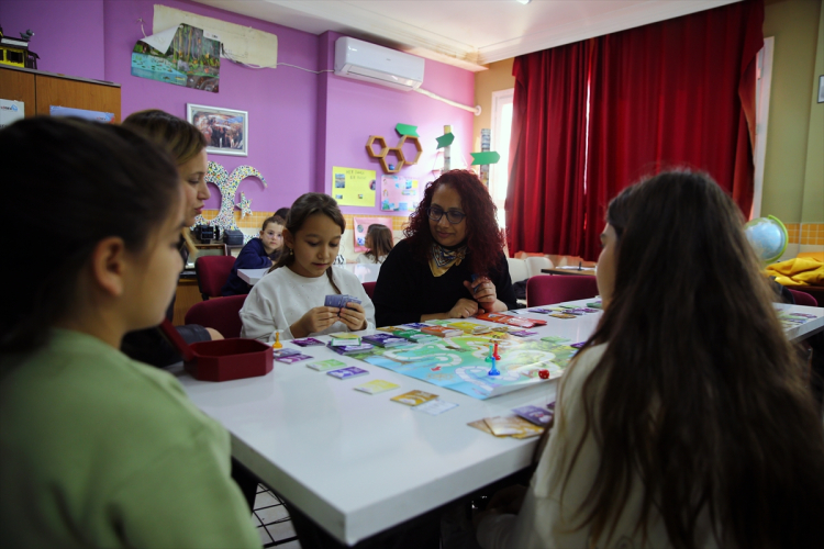 Adana’da öğretmenlerden akran zorbalığına karşı eğitici oyun 3