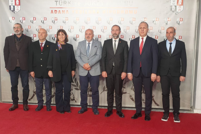 Çukurova Gazeteciler Cemniyeti Geleneksel Kupalı At Koşusu’nun galibi Syntagma