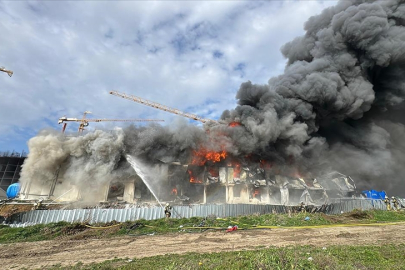 Esenyurt'ta işçi konteynerinde yangın çıktı